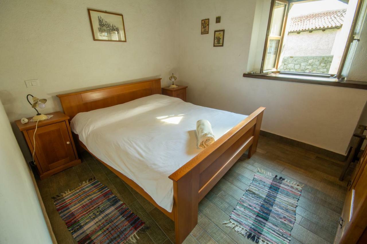 Holiday Homes Poli Svetega Antona Gračišće Eksteriør bilde