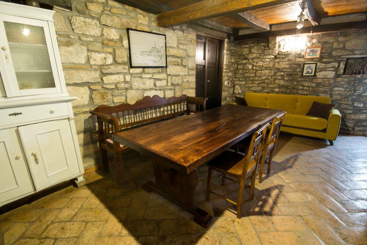 Holiday Homes Poli Svetega Antona Gračišće Eksteriør bilde