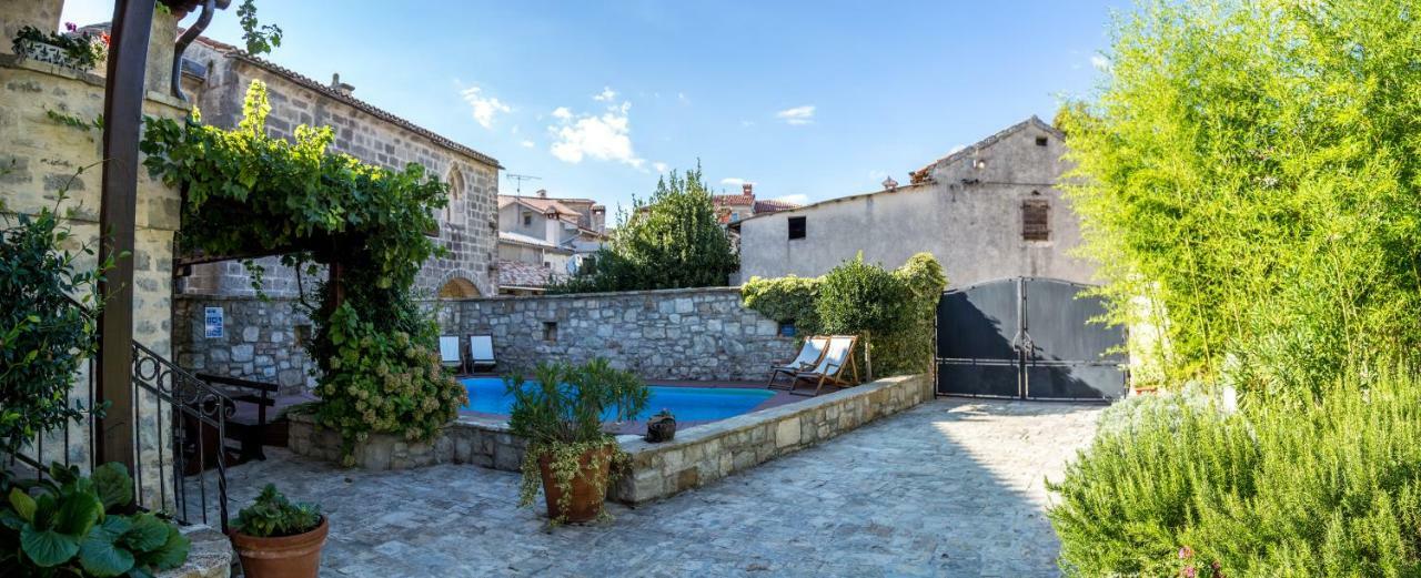 Holiday Homes Poli Svetega Antona Gračišće Eksteriør bilde