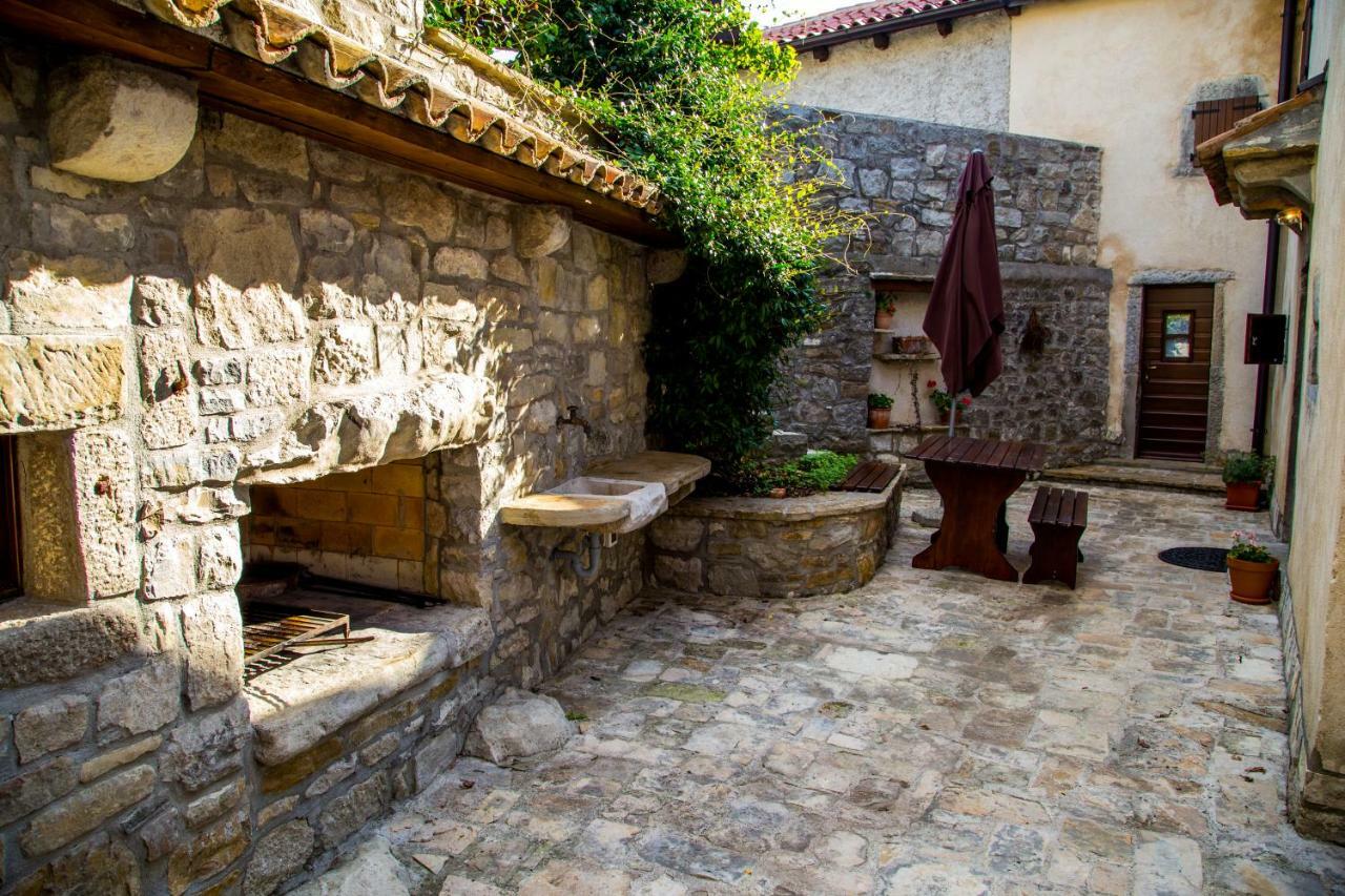 Holiday Homes Poli Svetega Antona Gračišće Eksteriør bilde