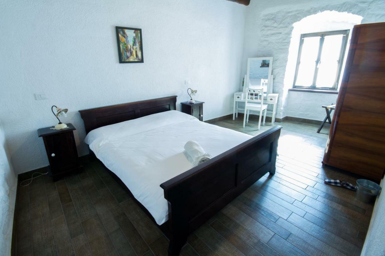 Holiday Homes Poli Svetega Antona Gračišće Eksteriør bilde