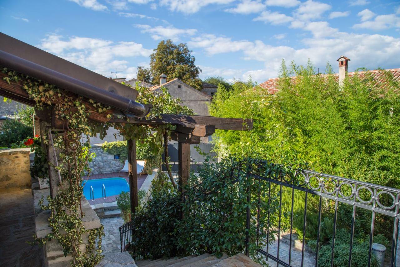 Holiday Homes Poli Svetega Antona Gračišće Eksteriør bilde